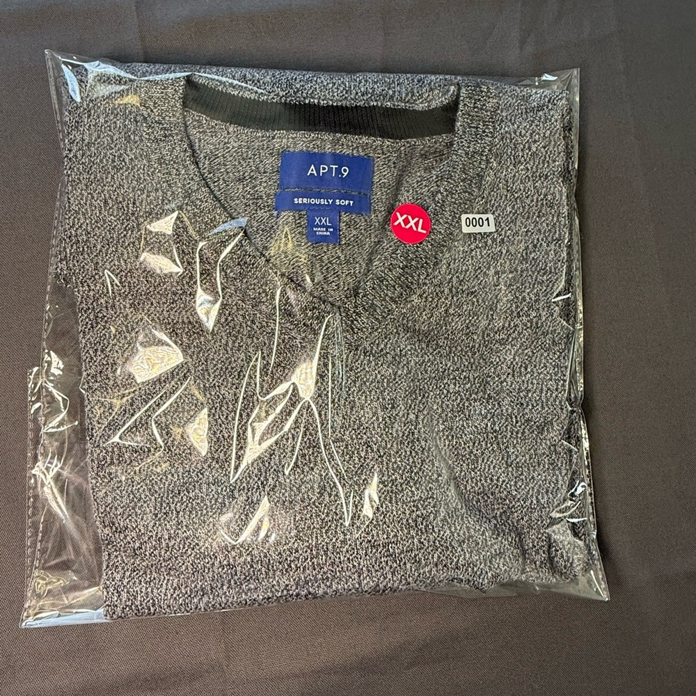 Apt. 9 Men's V-Neck Sweater in Gray used